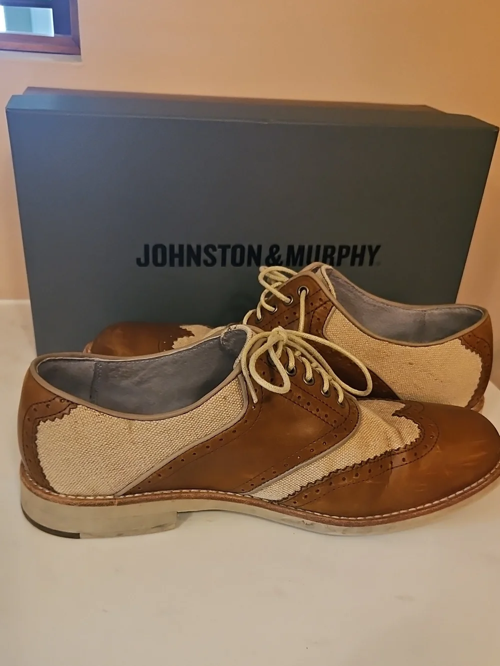 Johnston & Murphy Men’s Two-Tone Tan Wingtip Oxfords